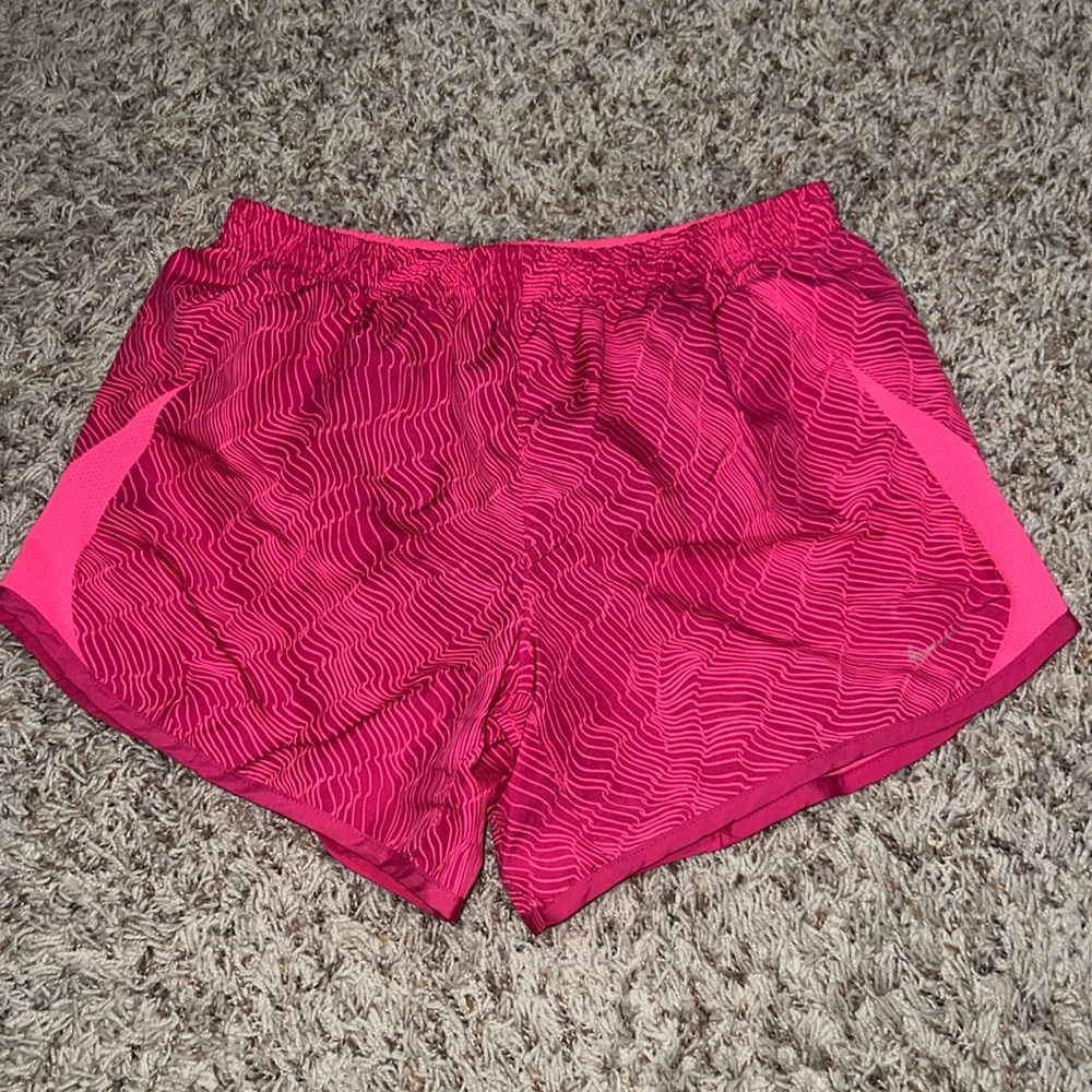 Kids nike shorts XL in pink